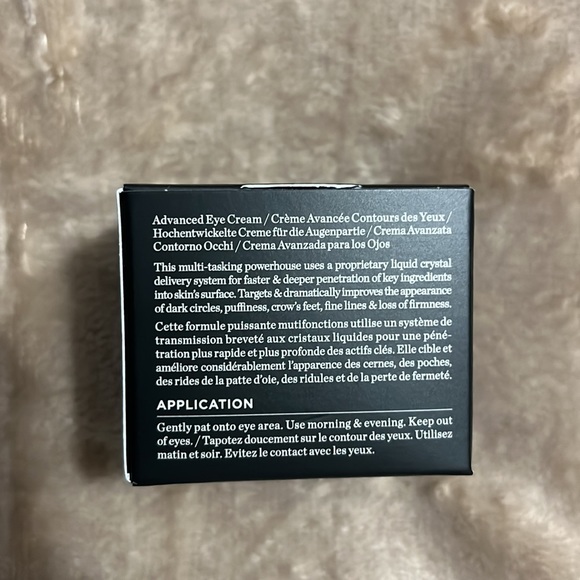 NEW: PERRICONE MD Cold Plasma + Eye advanced eye cream. (0.5 fl oz/ 15 mL) - Picture 4 of 6